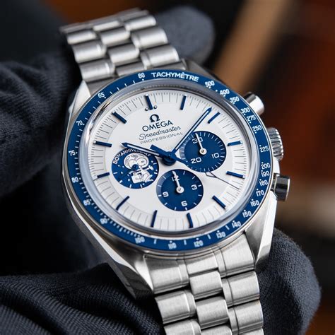 omega speedmaster silver snoopy award 50th anniversary|omega speedmaster 50th anniversary review.